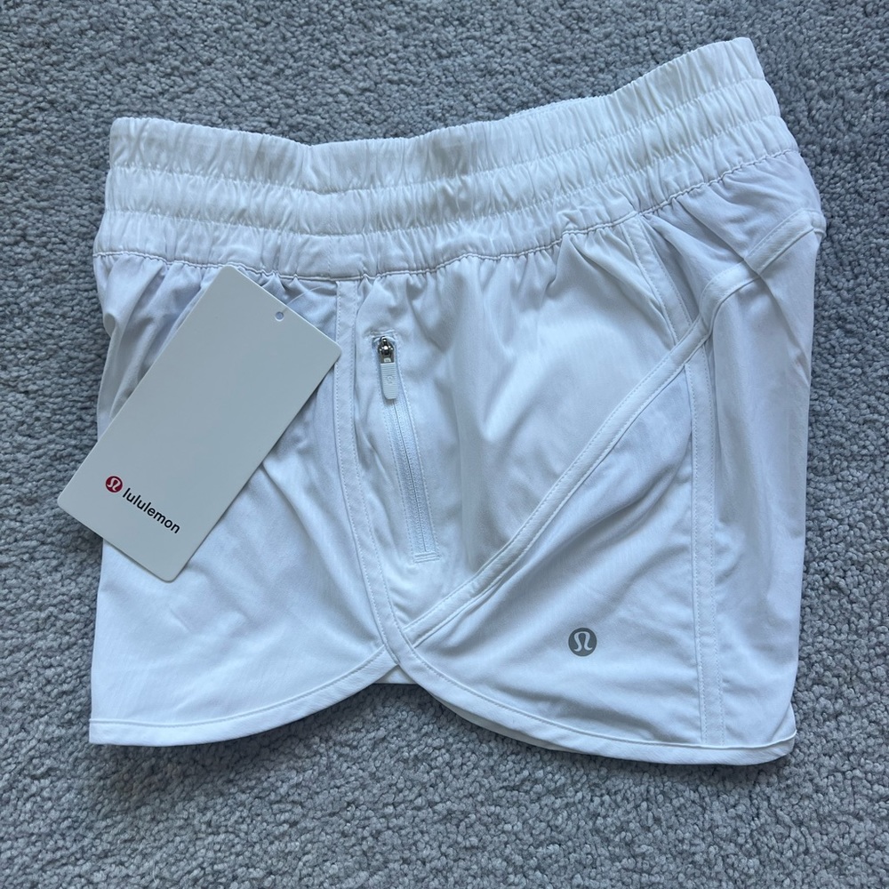 Lululemon Tracker LR Short NWT White 4” size 6